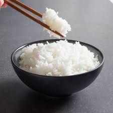 
 Viral di media sosial tentang menyetok nasi matang di lemari es dan menghangatkannya kembali saat ingin disantap. (Foto: Istimewa)